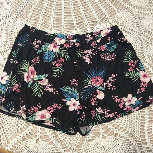 2 for 1 set! Flower print shorts and black shirt. - Picture 2 of 7